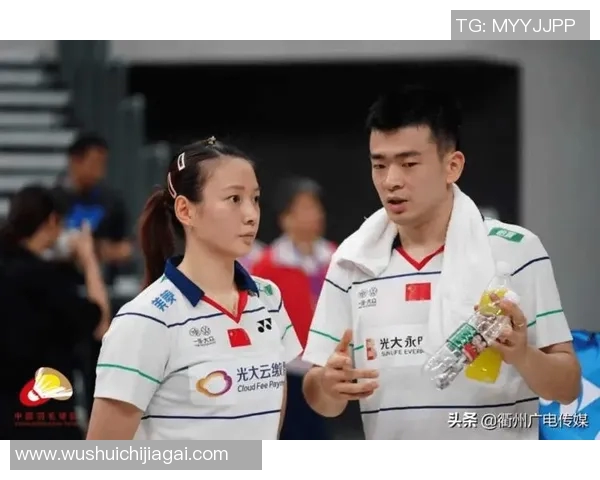 成都羽毛球队与上海羽毛球队赛后战术分析与复盘探讨